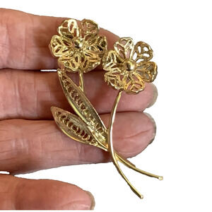 Retro Gold Tone Floral & Filigree Brooch 1950's Glam Feminine Pin